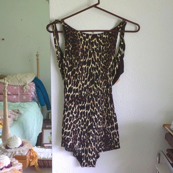 Playtex Other - VTG Playtex leapard one piece swimsuit